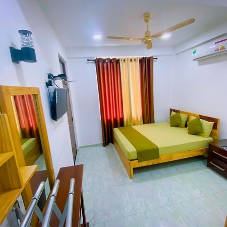 Sparkling Resort Катарагама Екстериор снимка