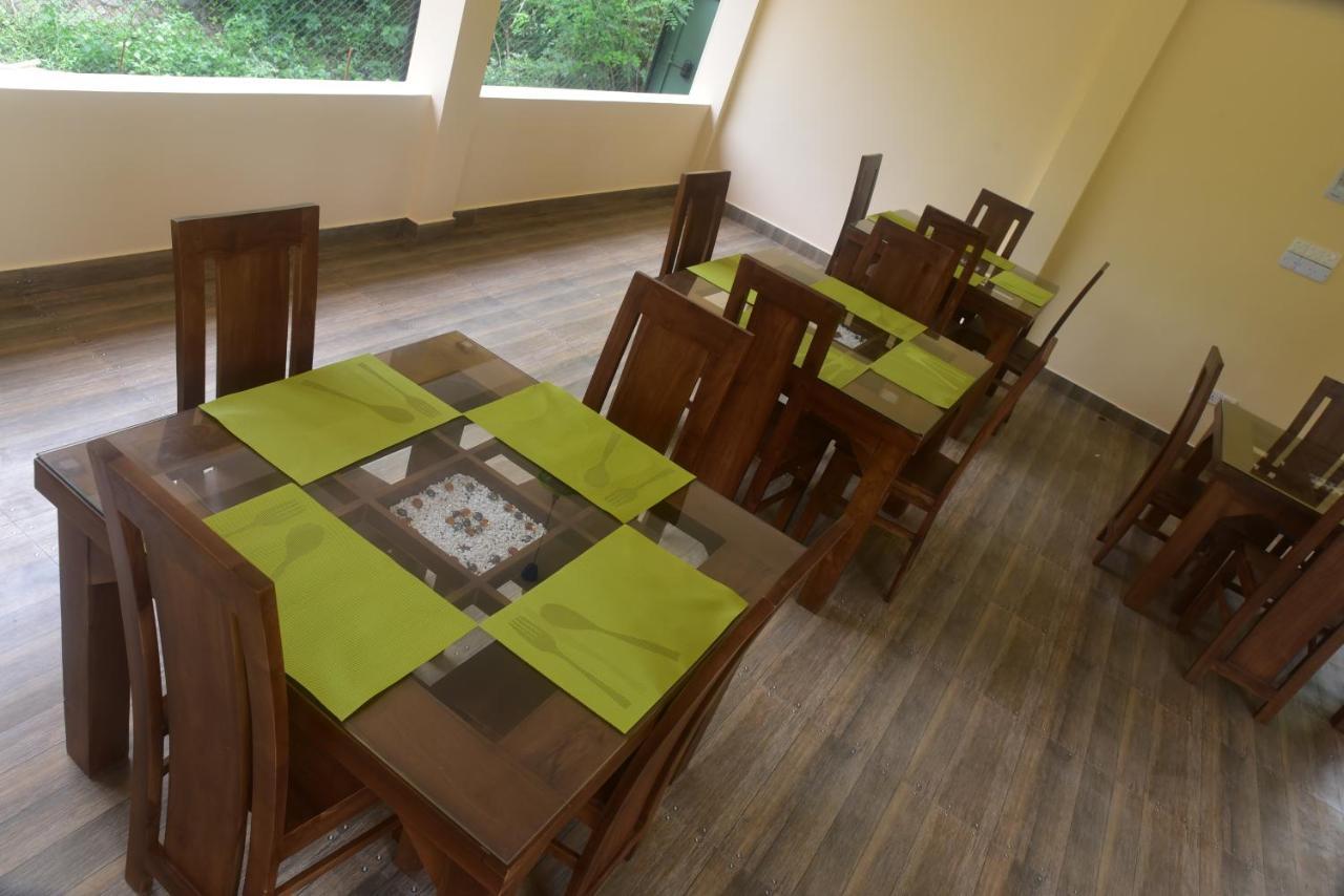 Sparkling Resort Катарагама Екстериор снимка