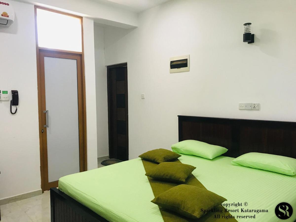 Sparkling Resort Катарагама Екстериор снимка