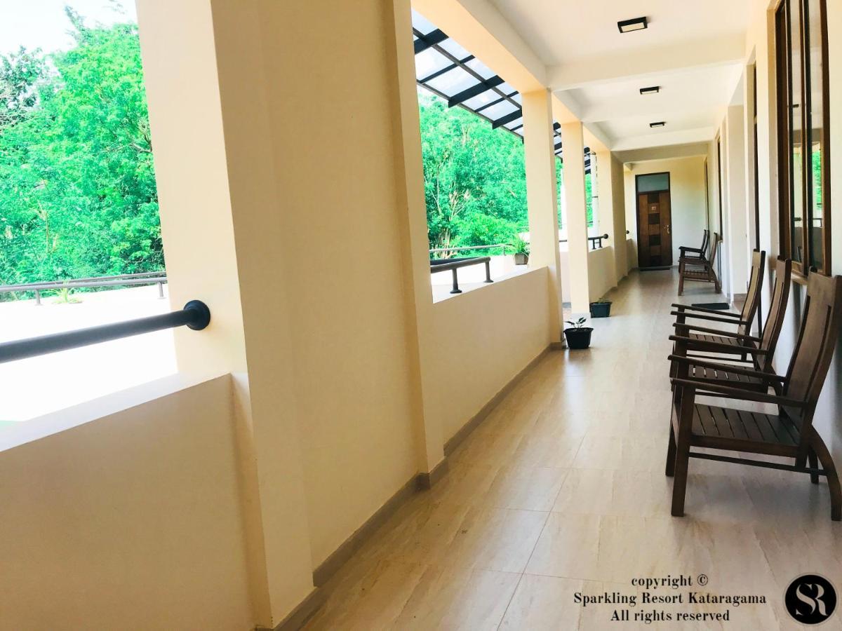 Sparkling Resort Катарагама Екстериор снимка