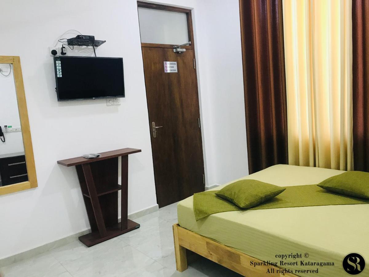 Sparkling Resort Катарагама Екстериор снимка