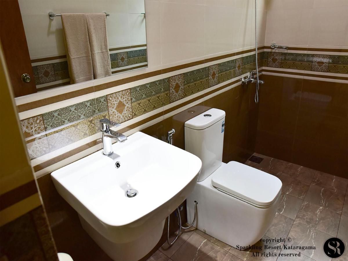 Sparkling Resort Катарагама Екстериор снимка