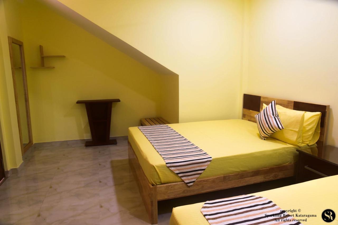 Sparkling Resort Катарагама Екстериор снимка