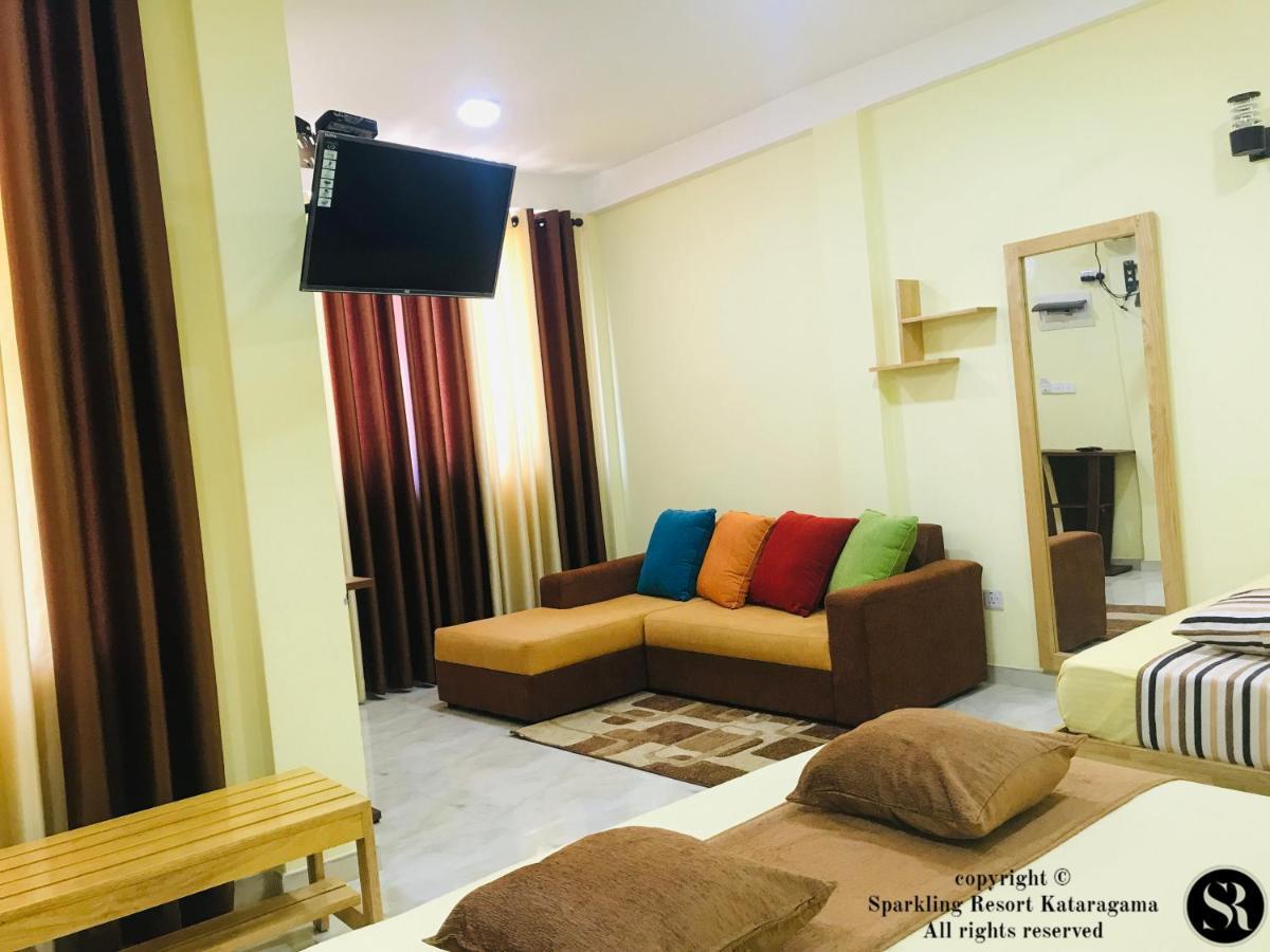 Sparkling Resort Катарагама Екстериор снимка
