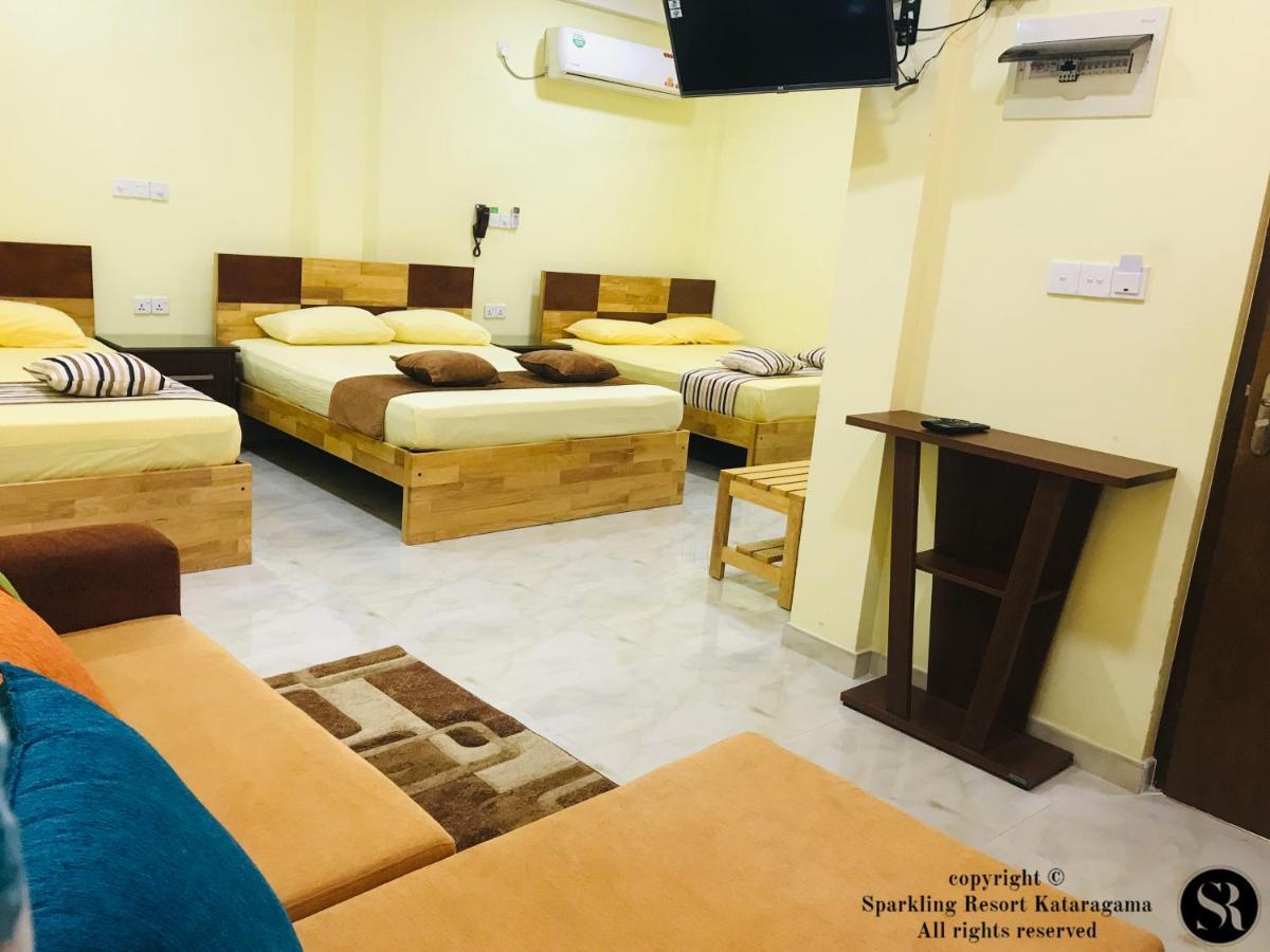 Sparkling Resort Катарагама Екстериор снимка