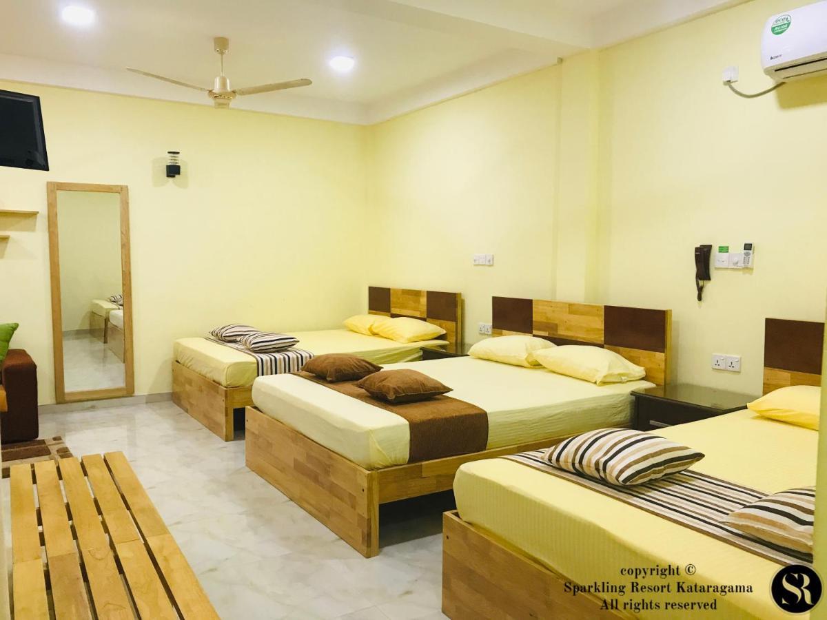 Sparkling Resort Катарагама Екстериор снимка