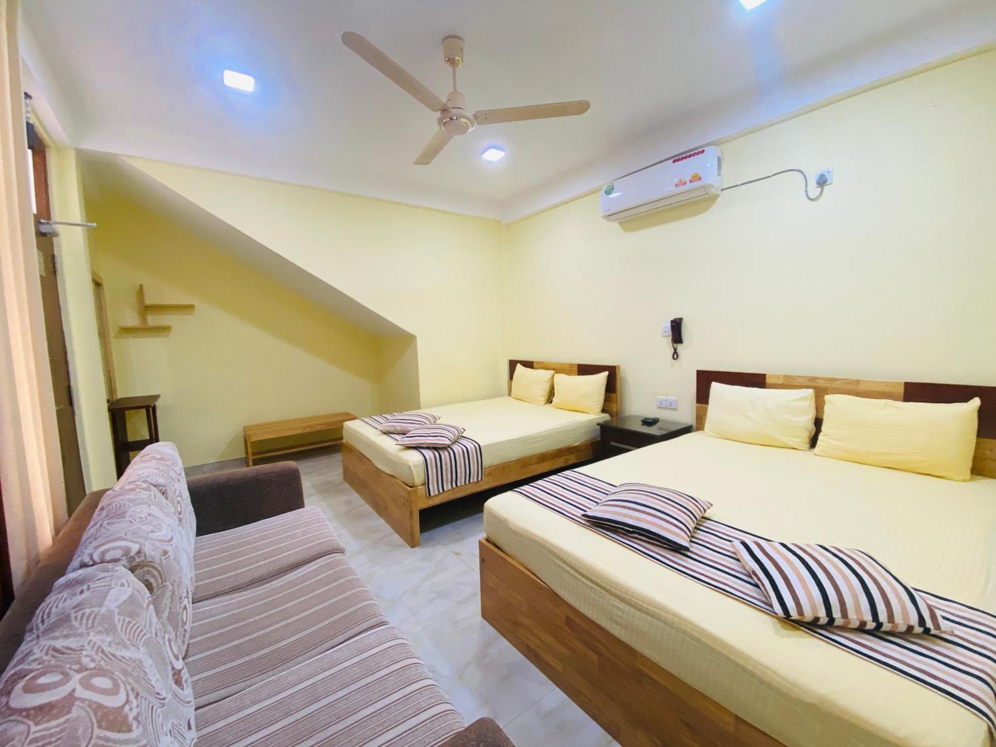 Sparkling Resort Катарагама Екстериор снимка