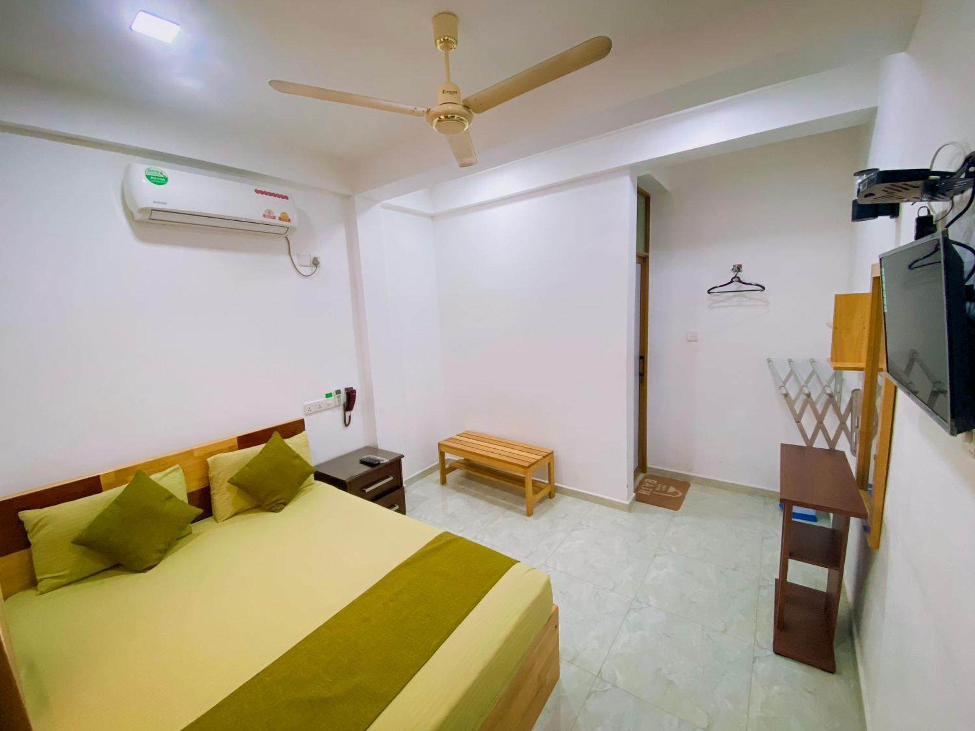 Sparkling Resort Катарагама Екстериор снимка