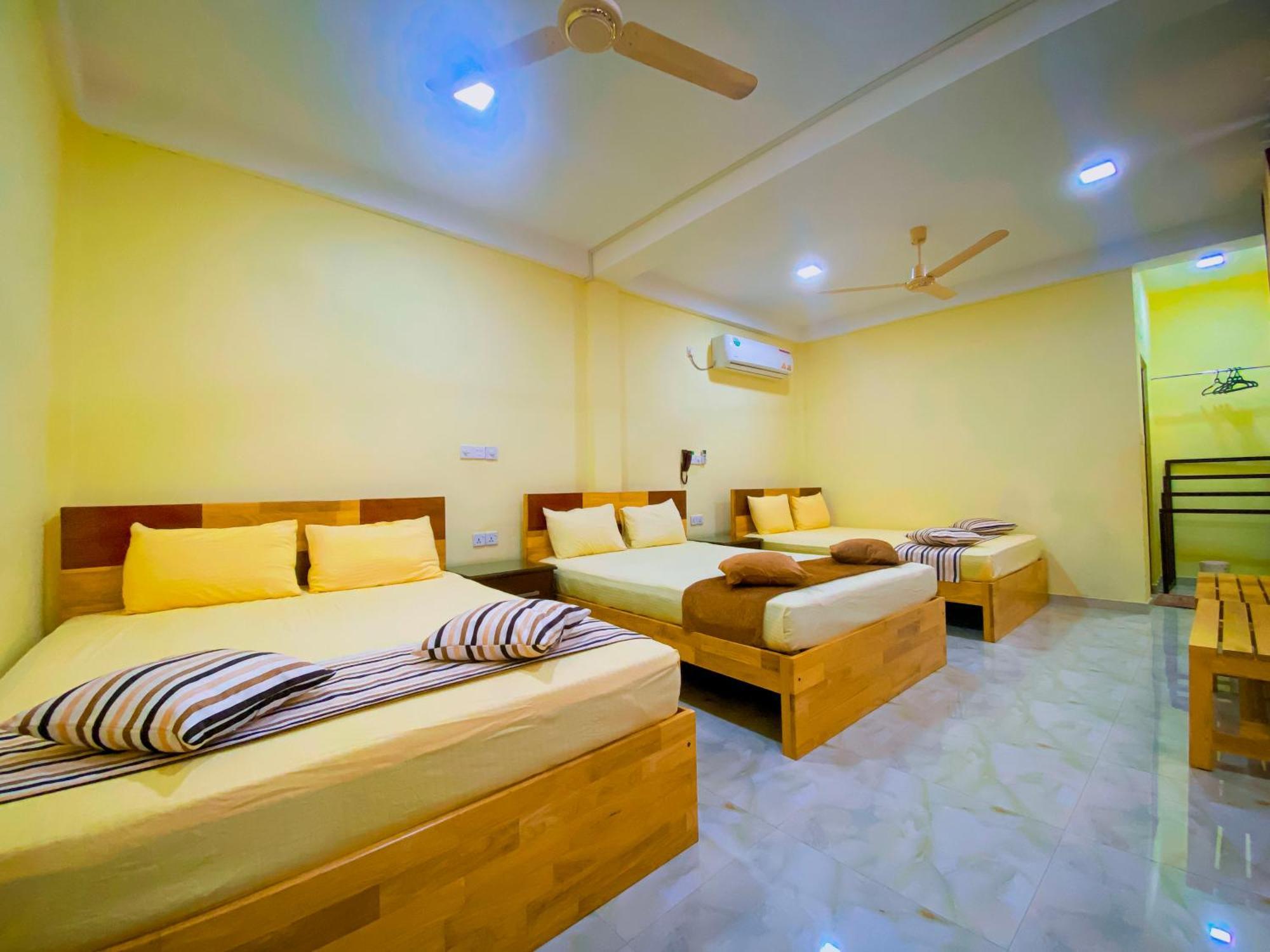 Sparkling Resort Катарагама Екстериор снимка