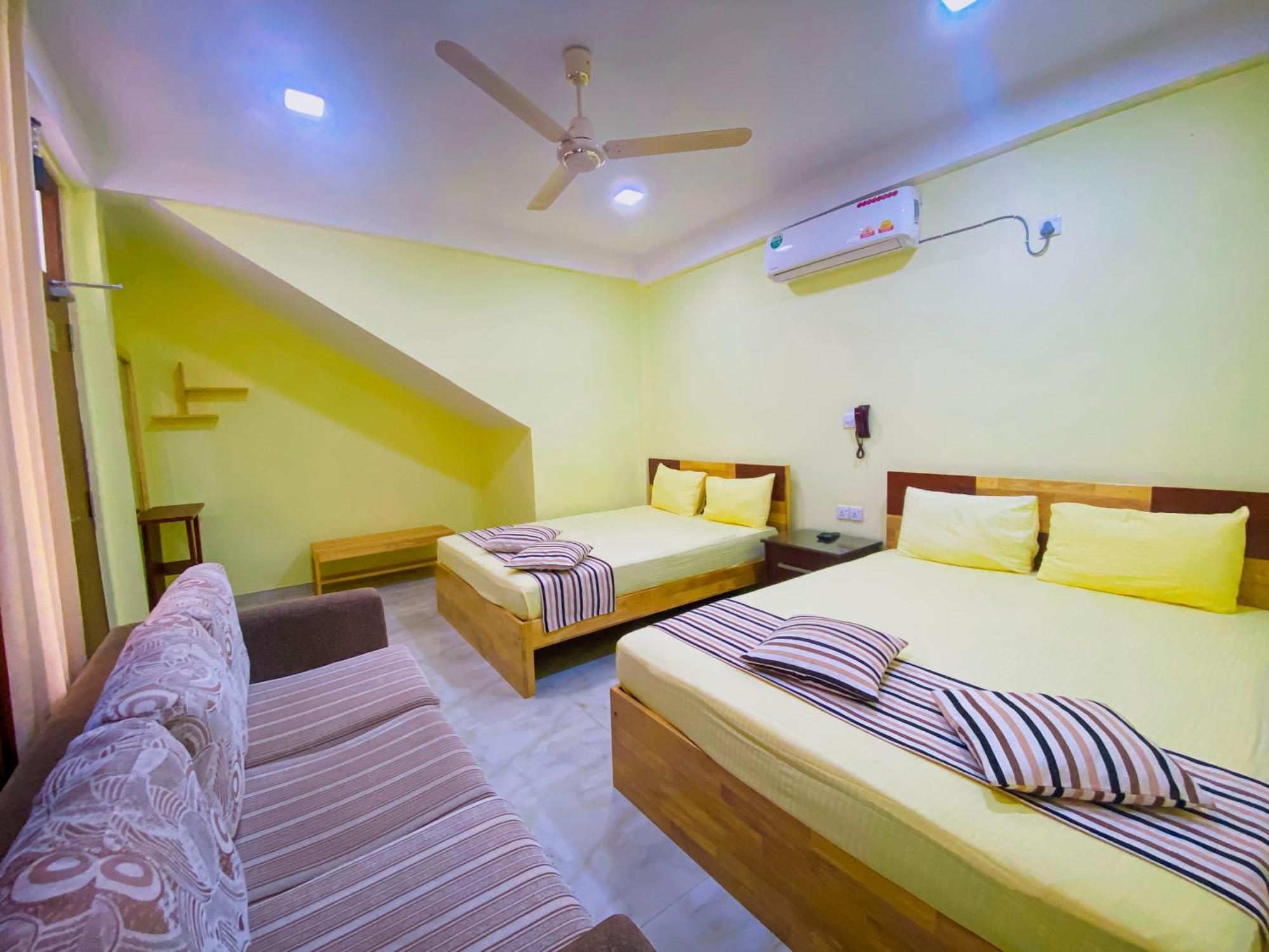 Sparkling Resort Катарагама Екстериор снимка